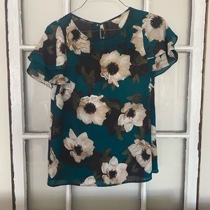 Flutter sleeve floral blouse